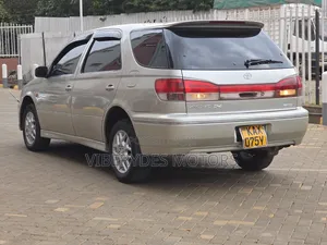 Toyota Vista 2000 Silver