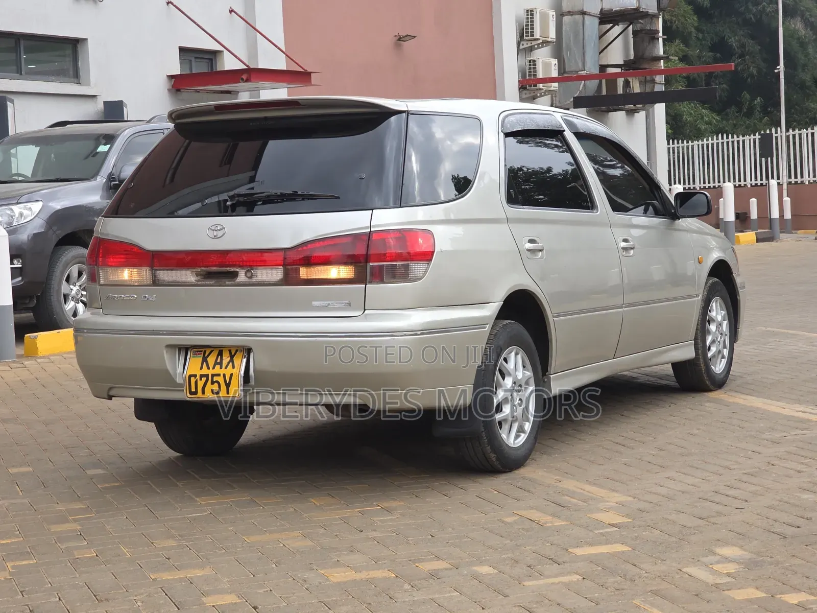 Toyota Vista 2000 Silver
