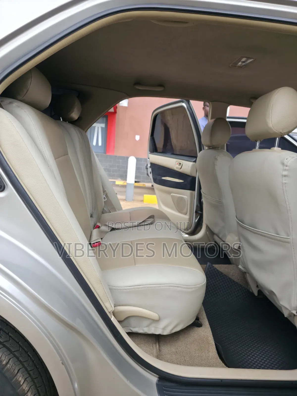 Toyota Vista 2000 Silver