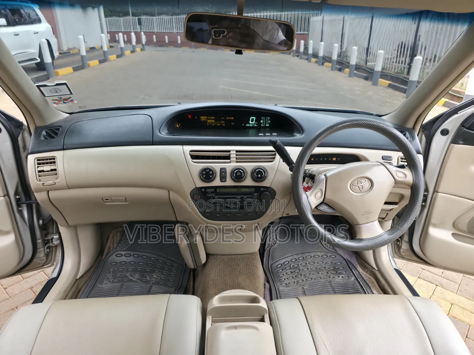 Toyota Vista 2000 Silver