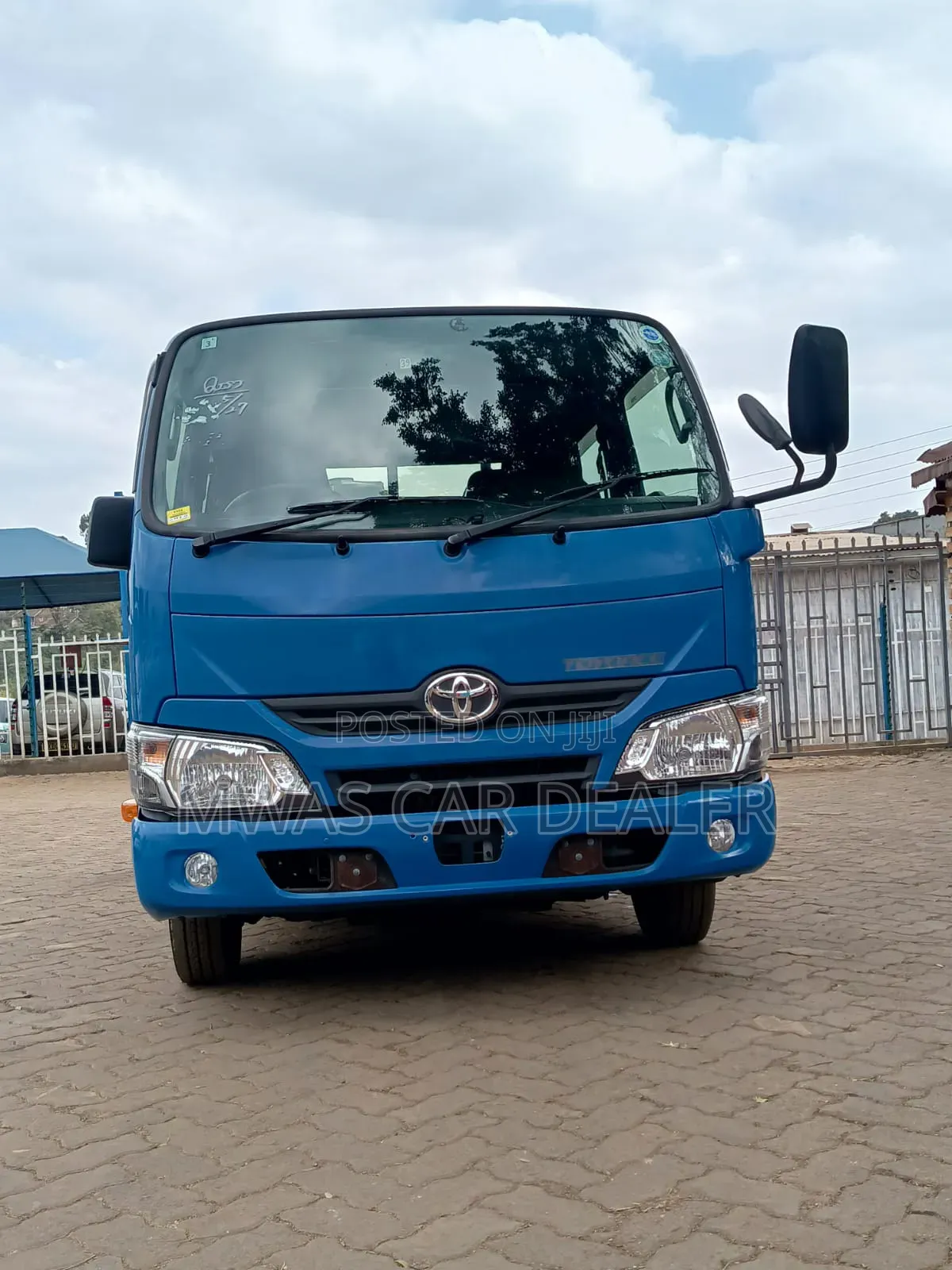 Selling Toyota Dyna Diesel Manual Double Cab