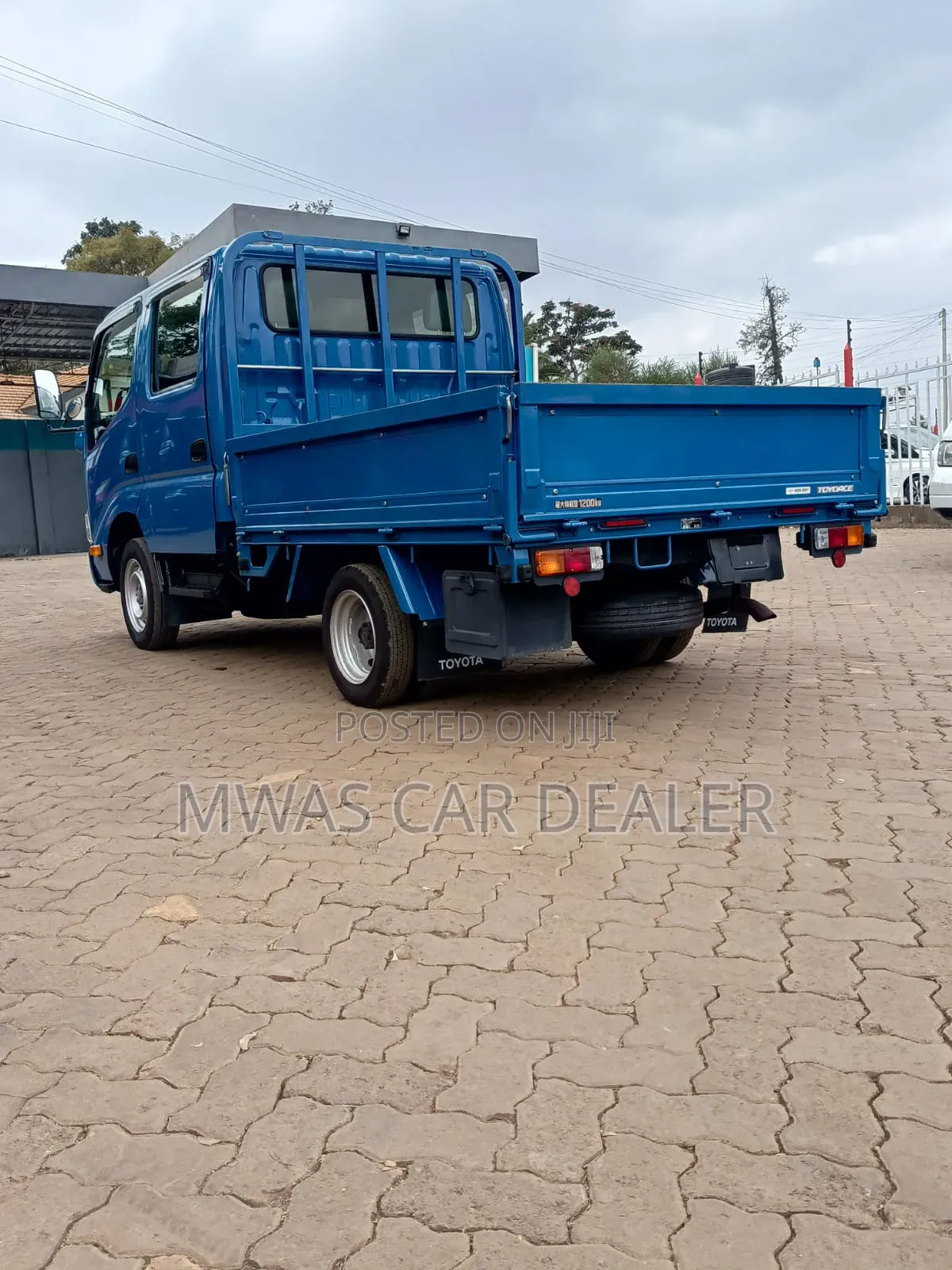 Selling Toyota Dyna Diesel Manual Double Cab