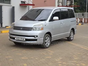 Toyota Voxy 2006 Silver