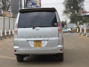 Toyota Voxy 2006 Silver