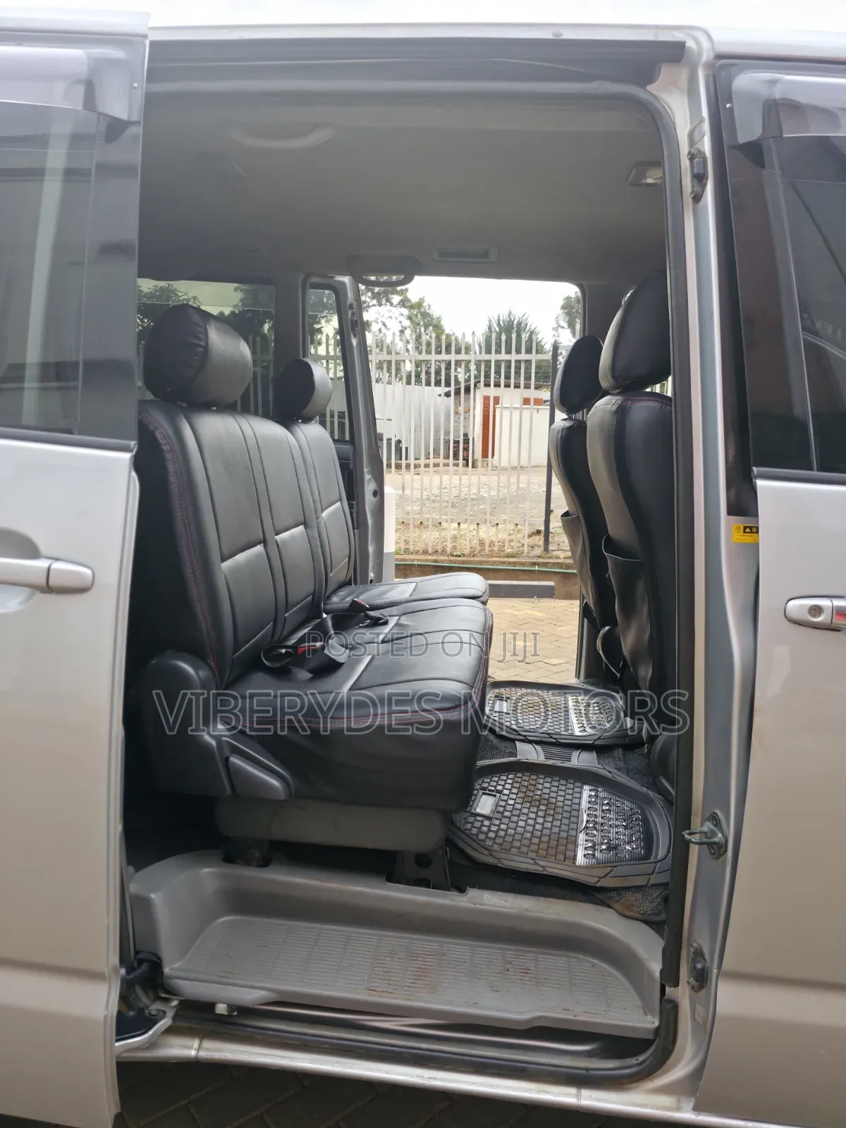 Toyota Voxy 2006 Silver