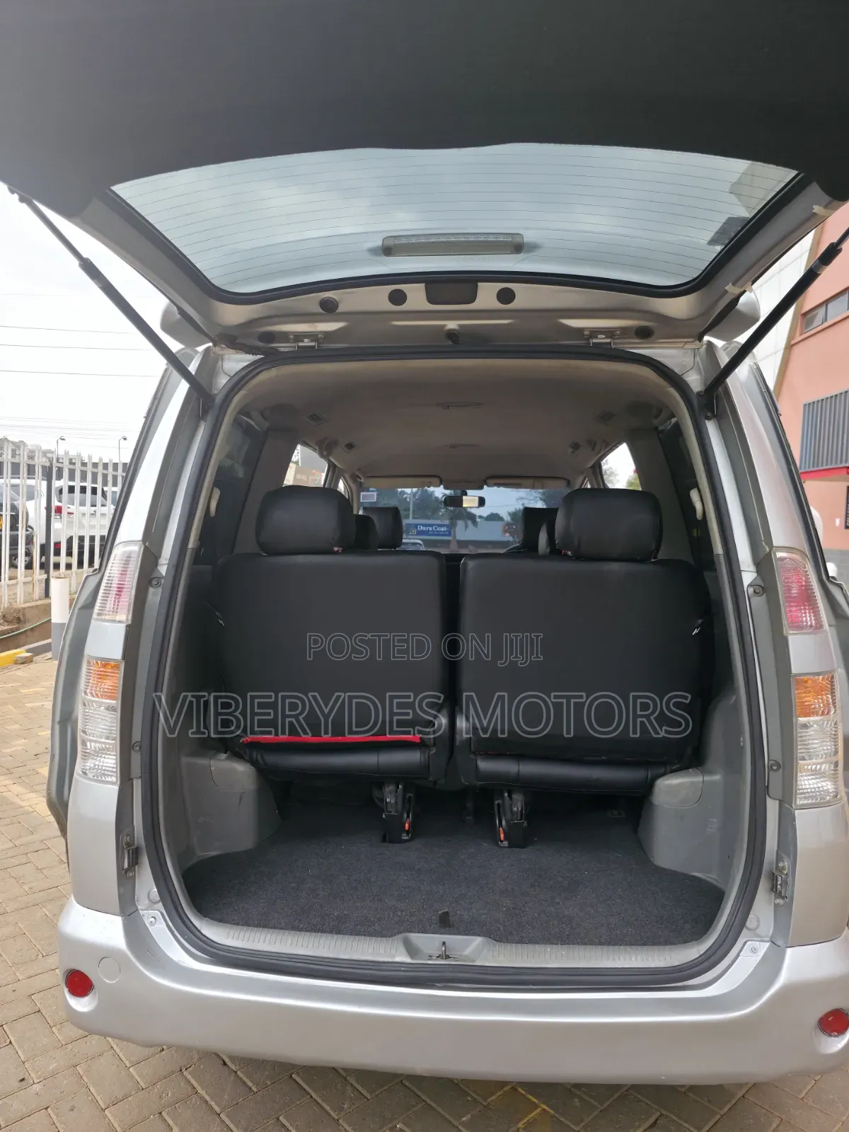 Toyota Voxy 2006 Silver