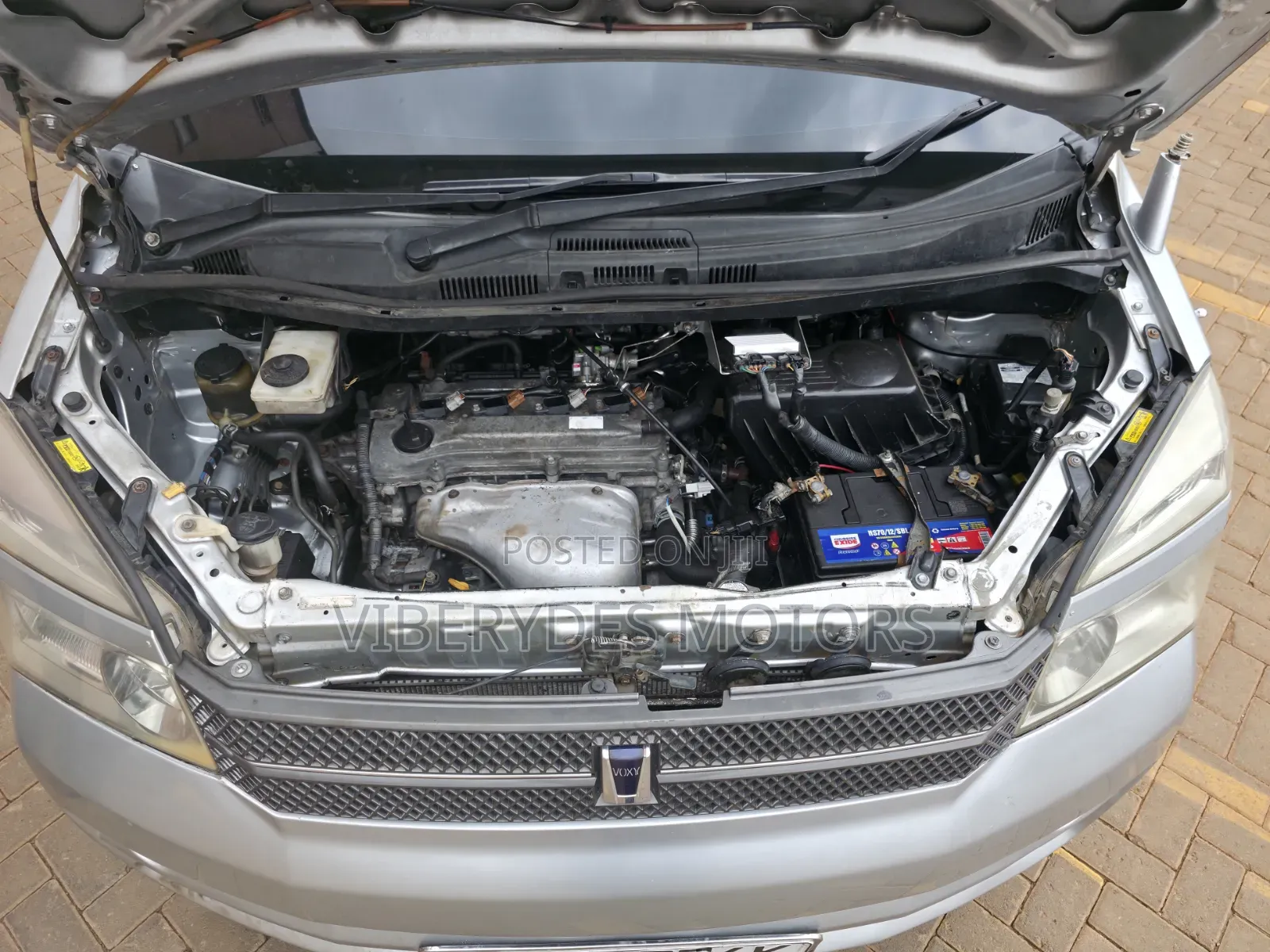 Toyota Voxy 2006 Silver