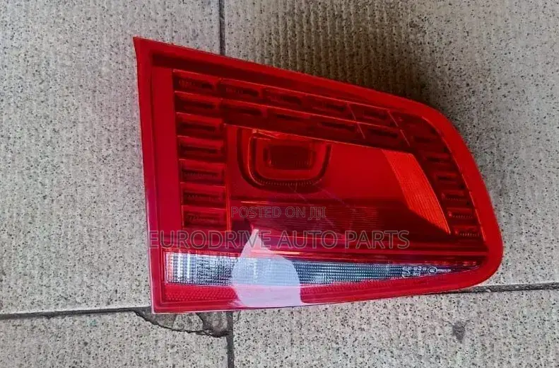 Volkswagen Touareg Boot Light 2013-2015 Model