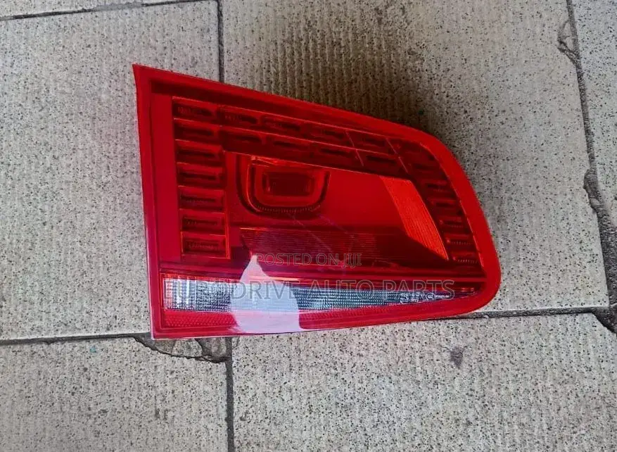 Volkswagen Touareg Boot Light 2013-2015 Model