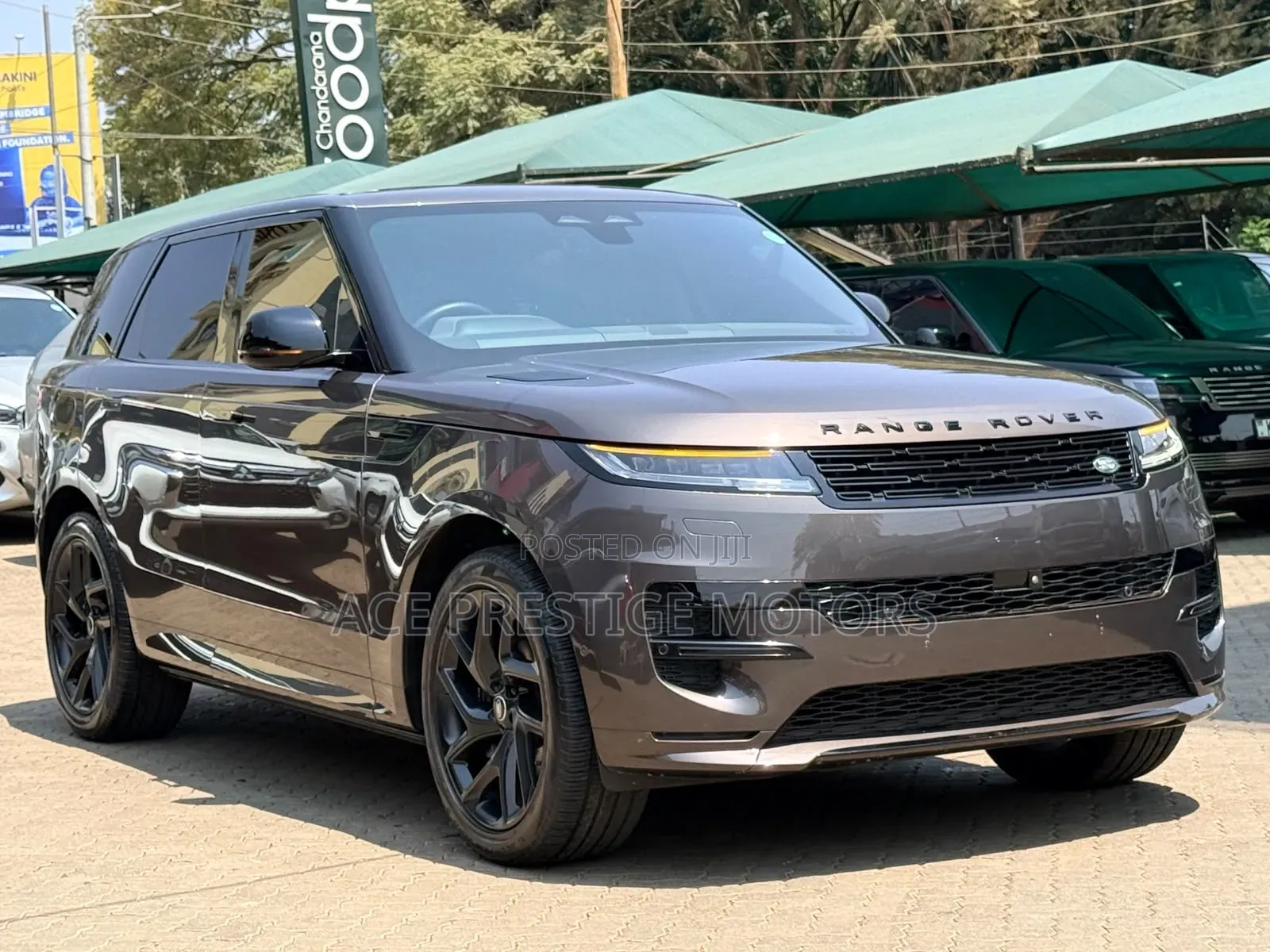 Land Rover Range Rover Sport 2024 Gold