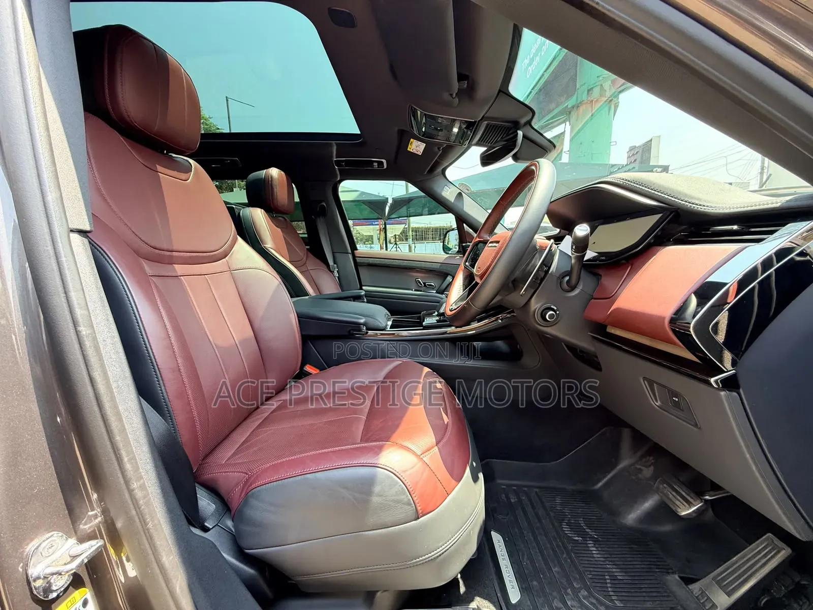 Land Rover Range Rover Sport 2024 Gold