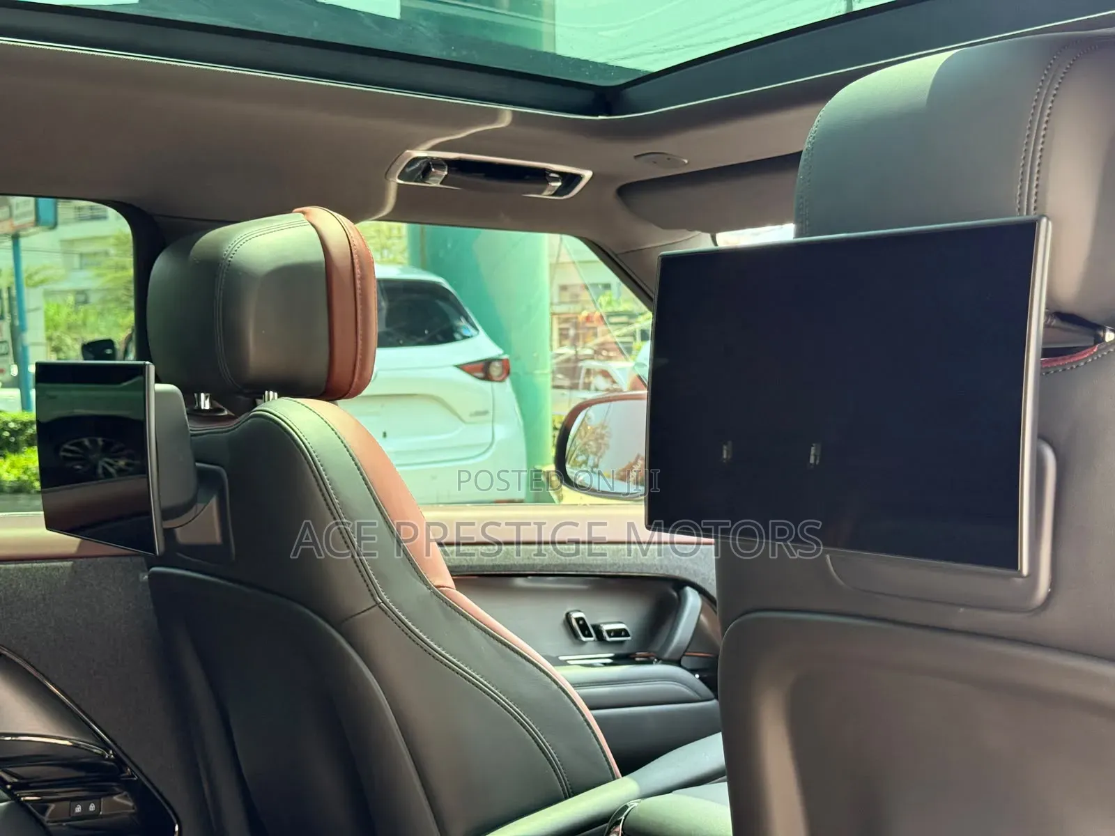 Land Rover Range Rover Sport 2024 Gold