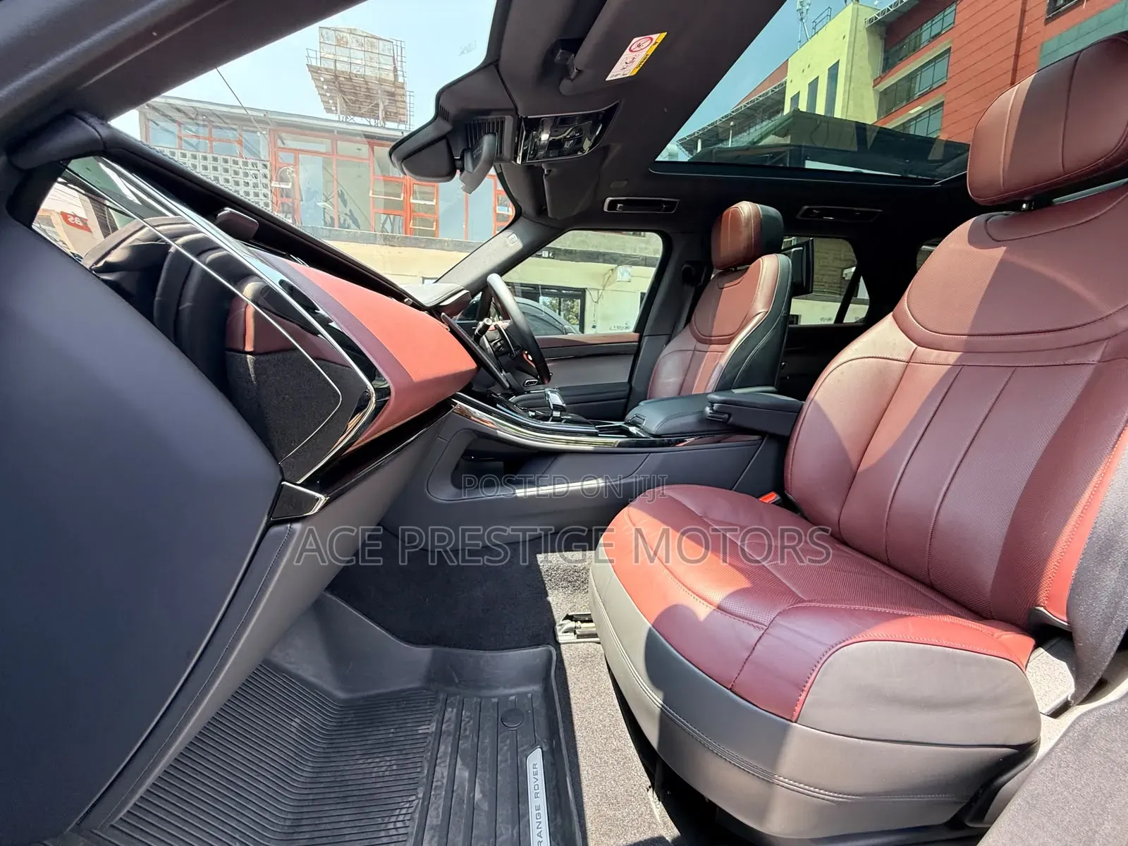 Land Rover Range Rover Sport 2024 Gold
