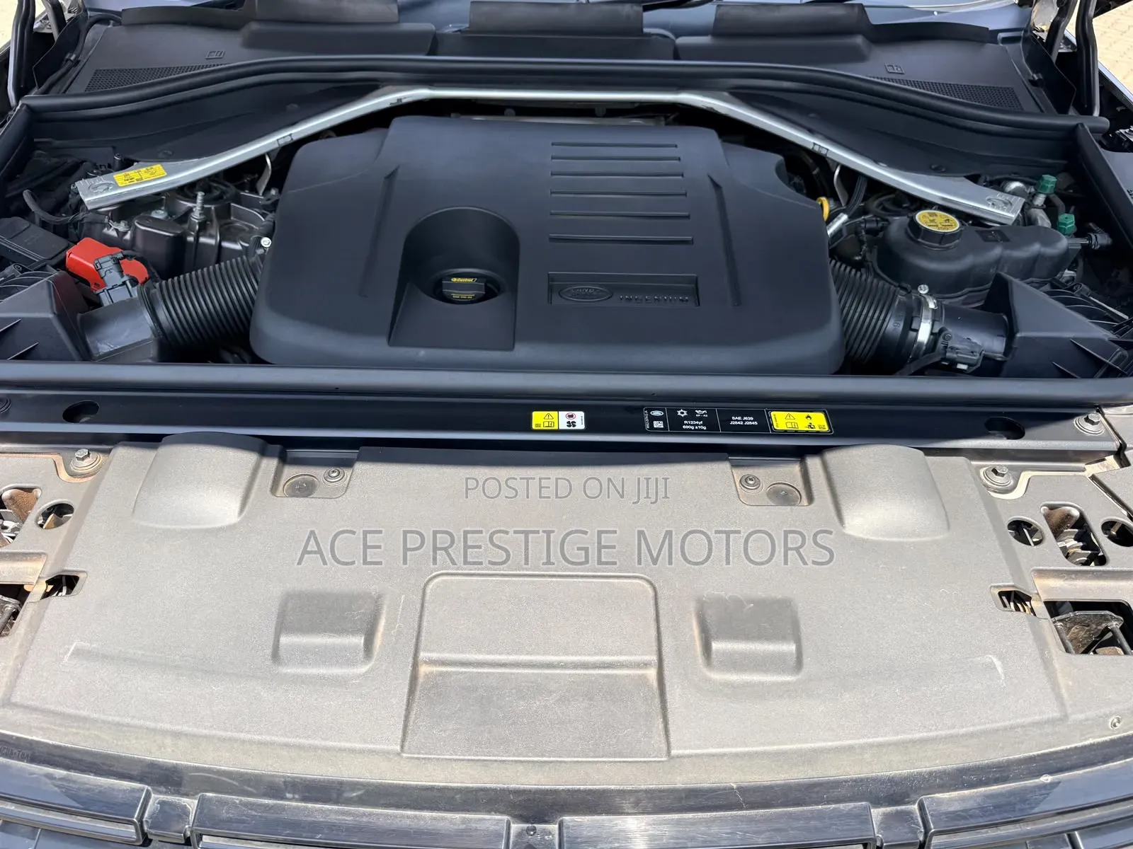 Land Rover Range Rover Sport 2024 Gold
