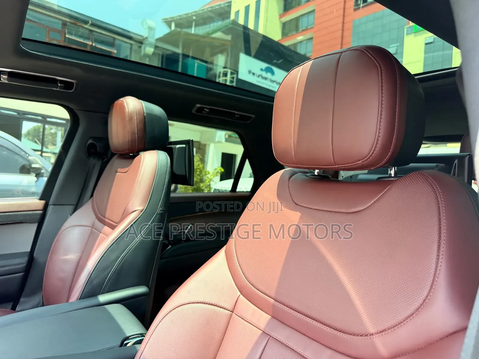Land Rover Range Rover Sport 2024 Gold