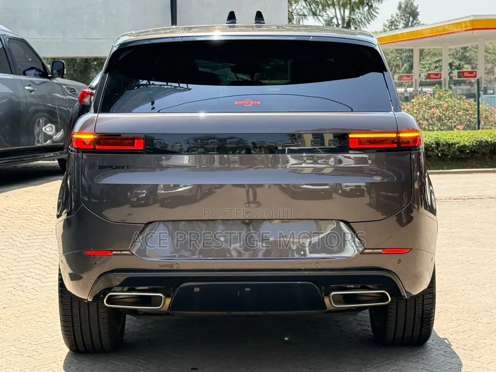 Land Rover Range Rover Sport 2024 Gold