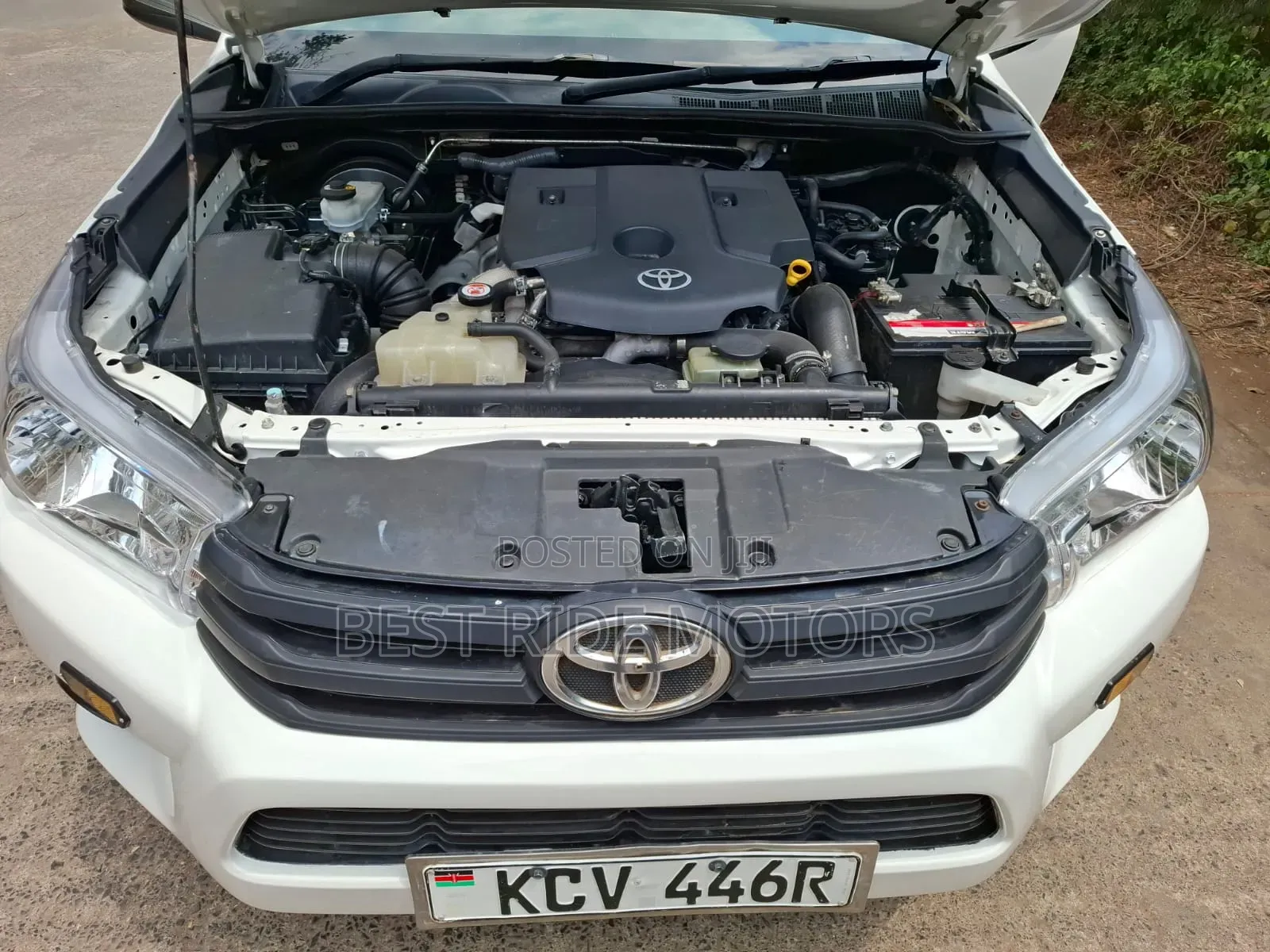 Toyota Hilux Revo Double Cab Deisel 2.4 AWD 2019 White