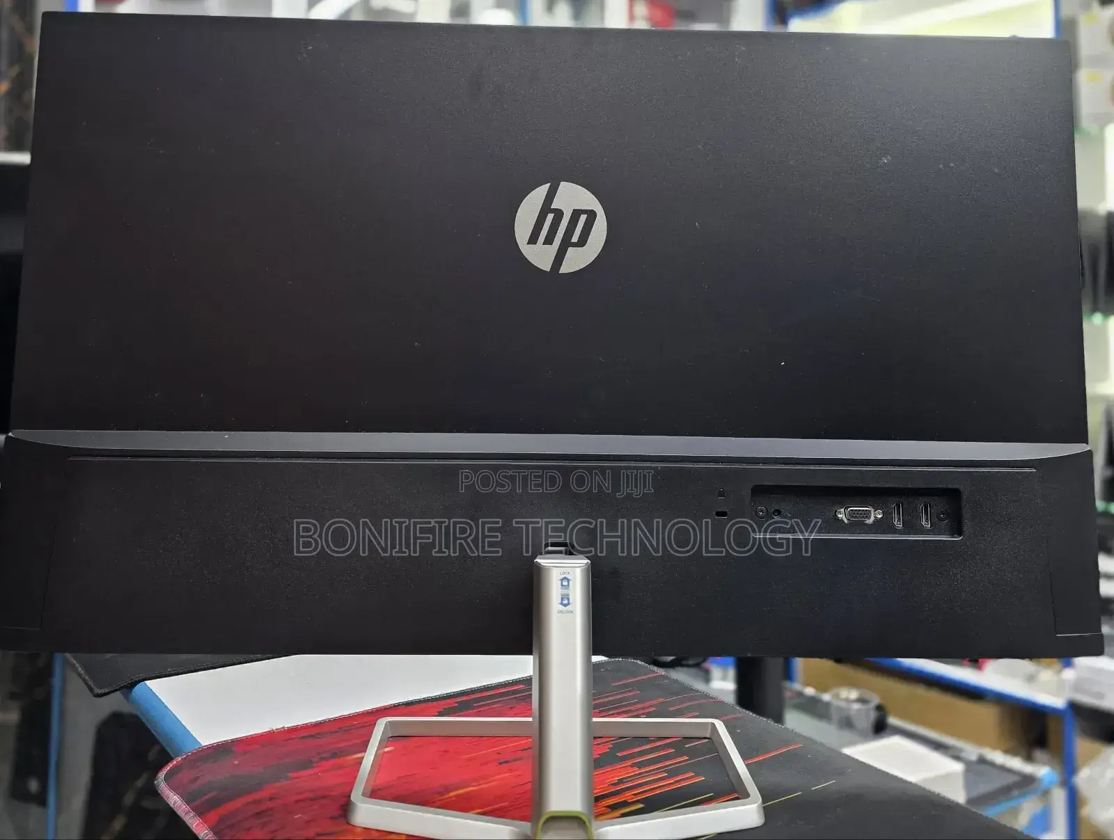 HP Series 5 532sf
Display Size: 32inch 
Panel Type: IPS