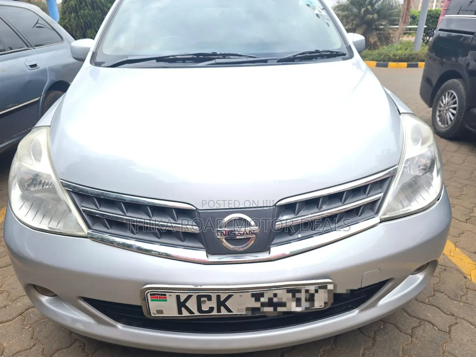 Nissan Tiida 2011 Silver
