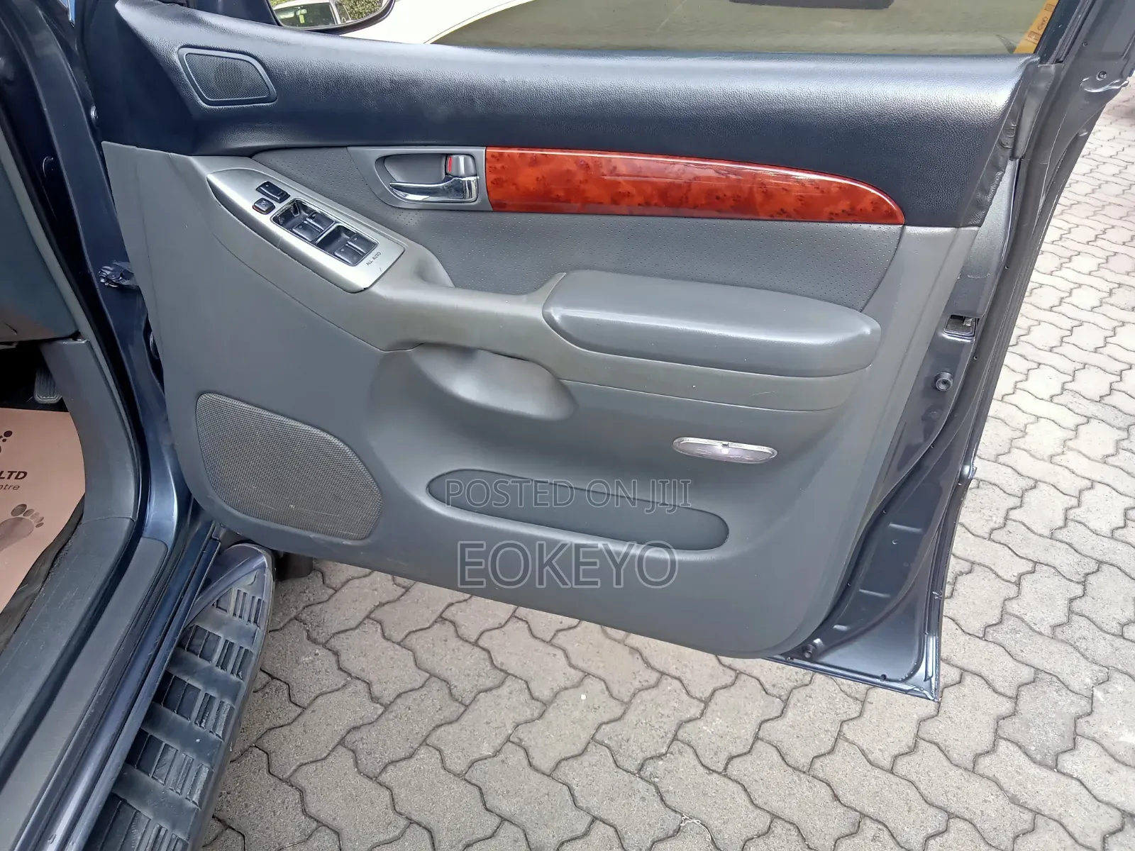 Toyota Land Cruiser Prado 2005 Gray