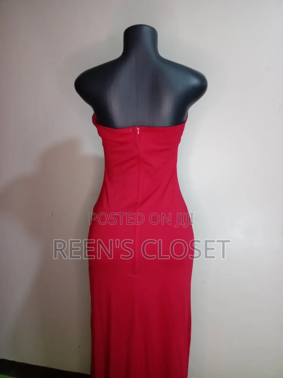 Elegant Ladies Thrift Dress – Stylish Affordable