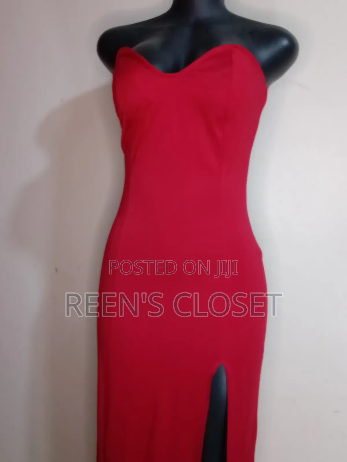 Elegant Ladies Thrift Dress – Stylish Affordable