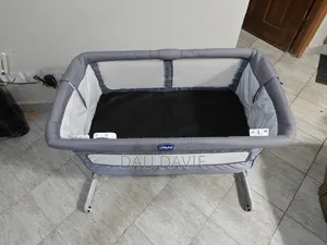 Chicco Next2Me Bedside Crib Co-Sleeper