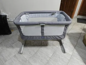 Chicco Next2Me Bedside Crib Co-Sleeper