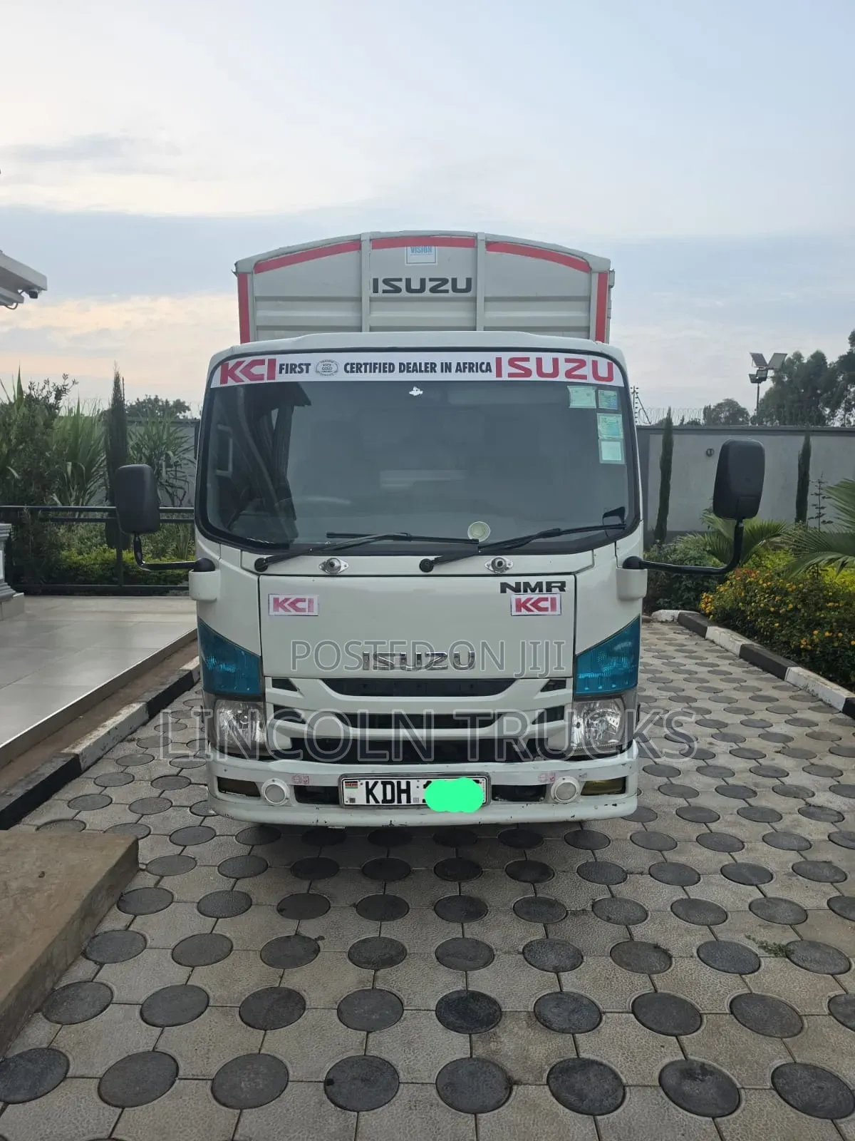 Isuzu NMR 
