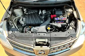 Nissan Tiida 2012 Gold