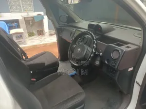 Toyota Spade 2016 White