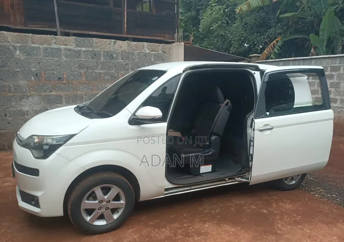 Toyota Spade 2016 White