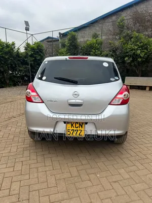 Nissan Tiida 2007 Silver