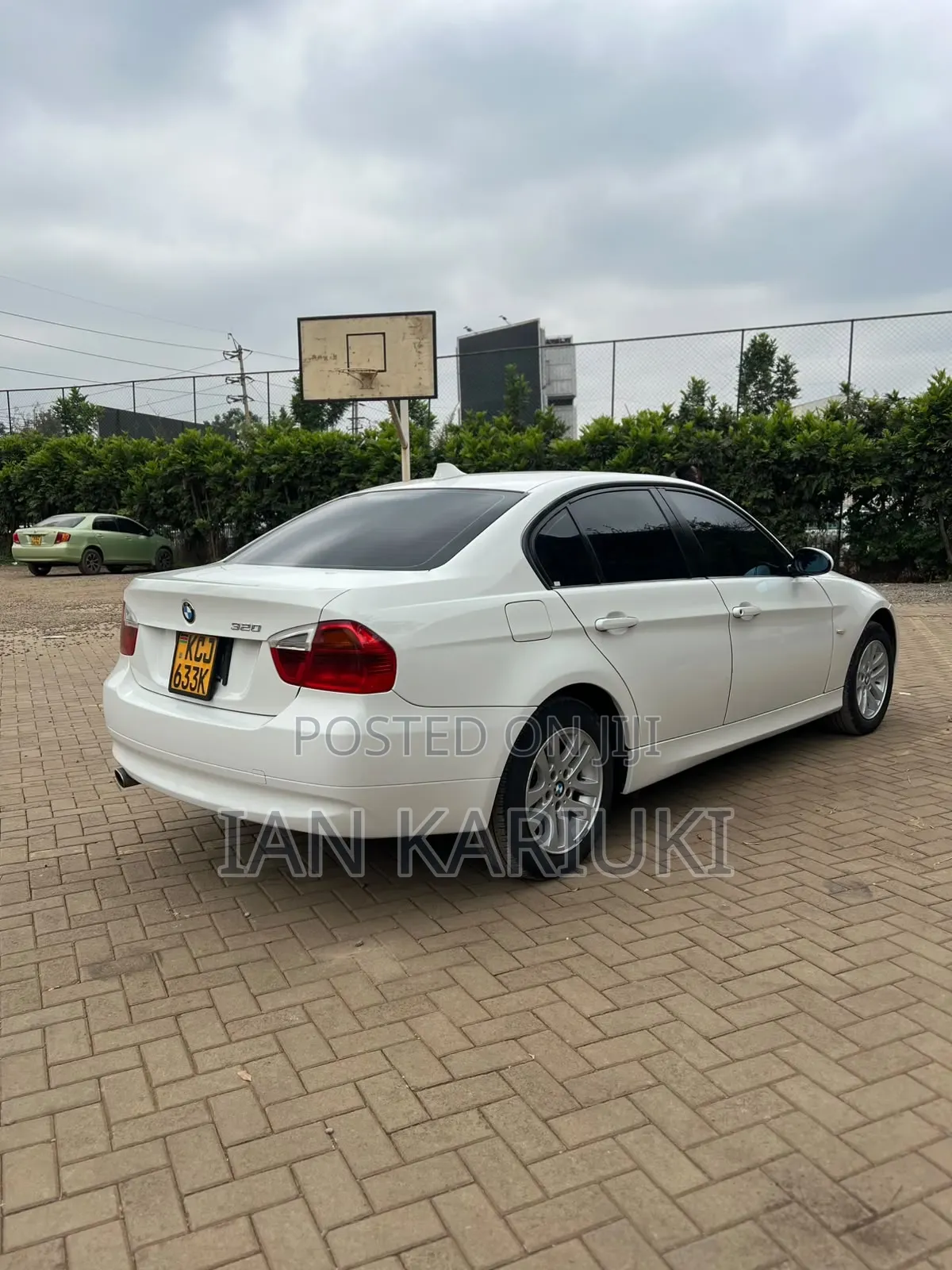 BMW 320i 2011 White
