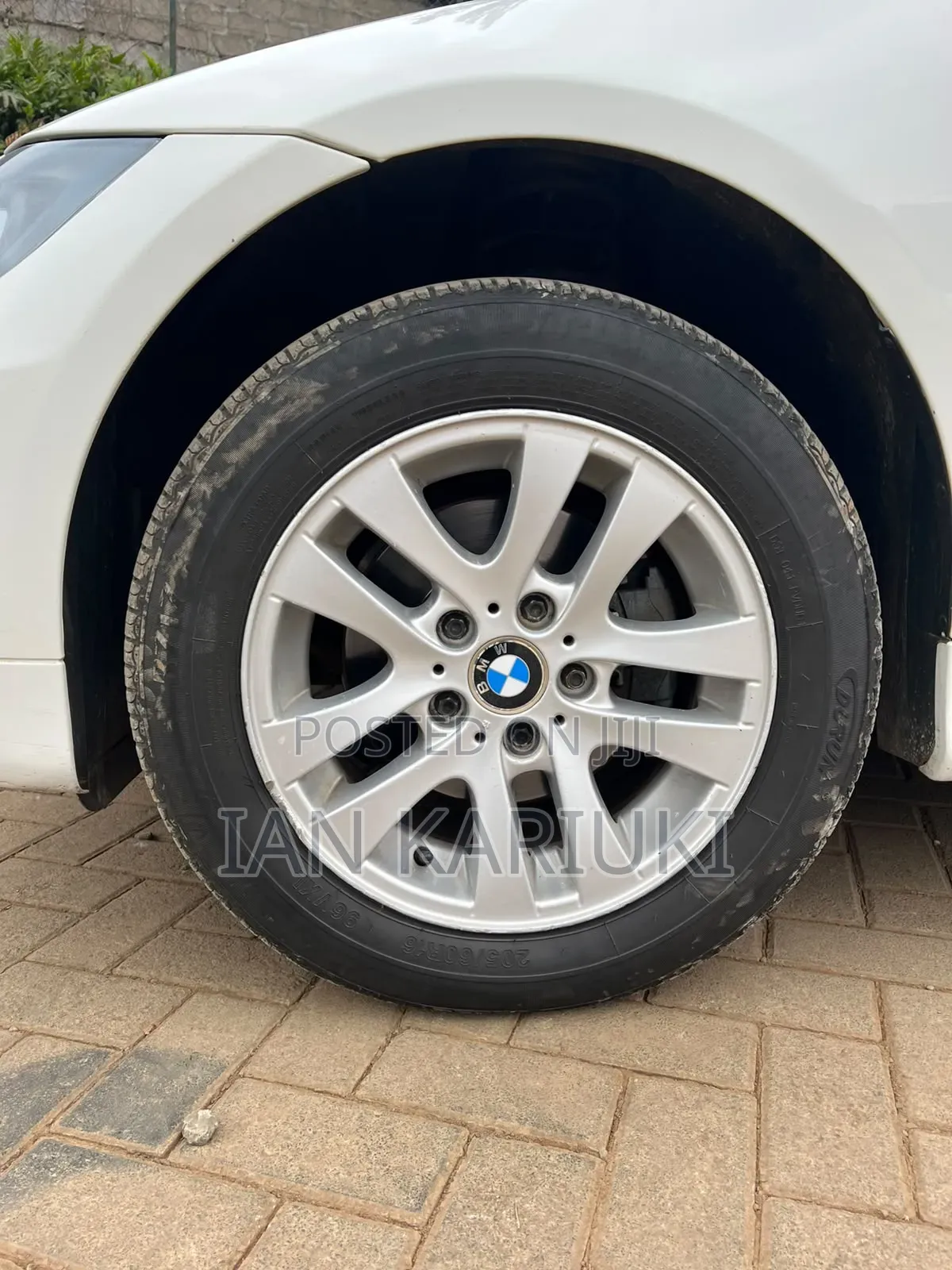 BMW 320i 2011 White