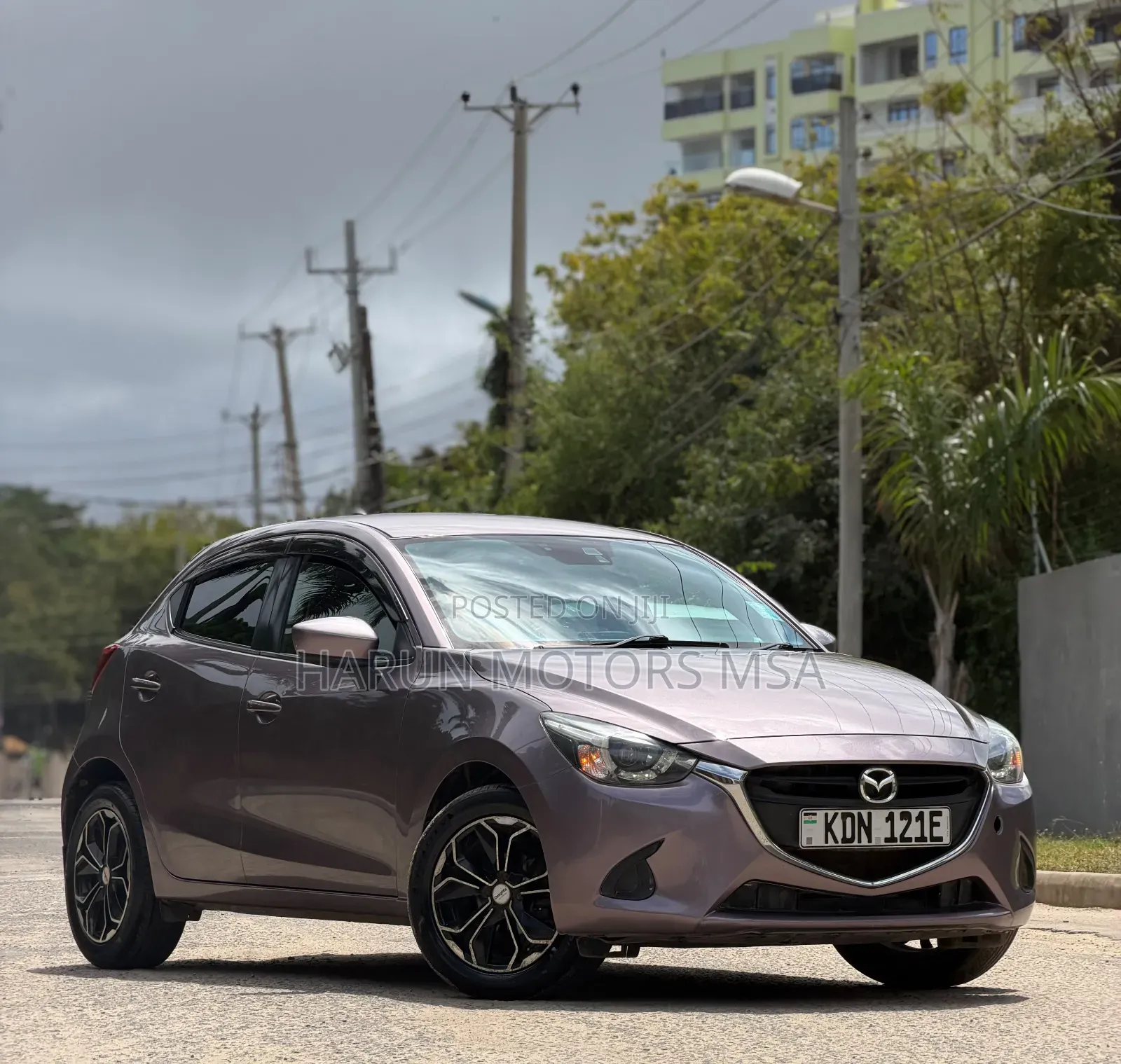 Mazda Demio 2016 Gold