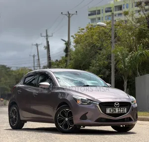 Mazda Demio 2016 Gold