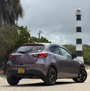 Mazda Demio 2016 Gold