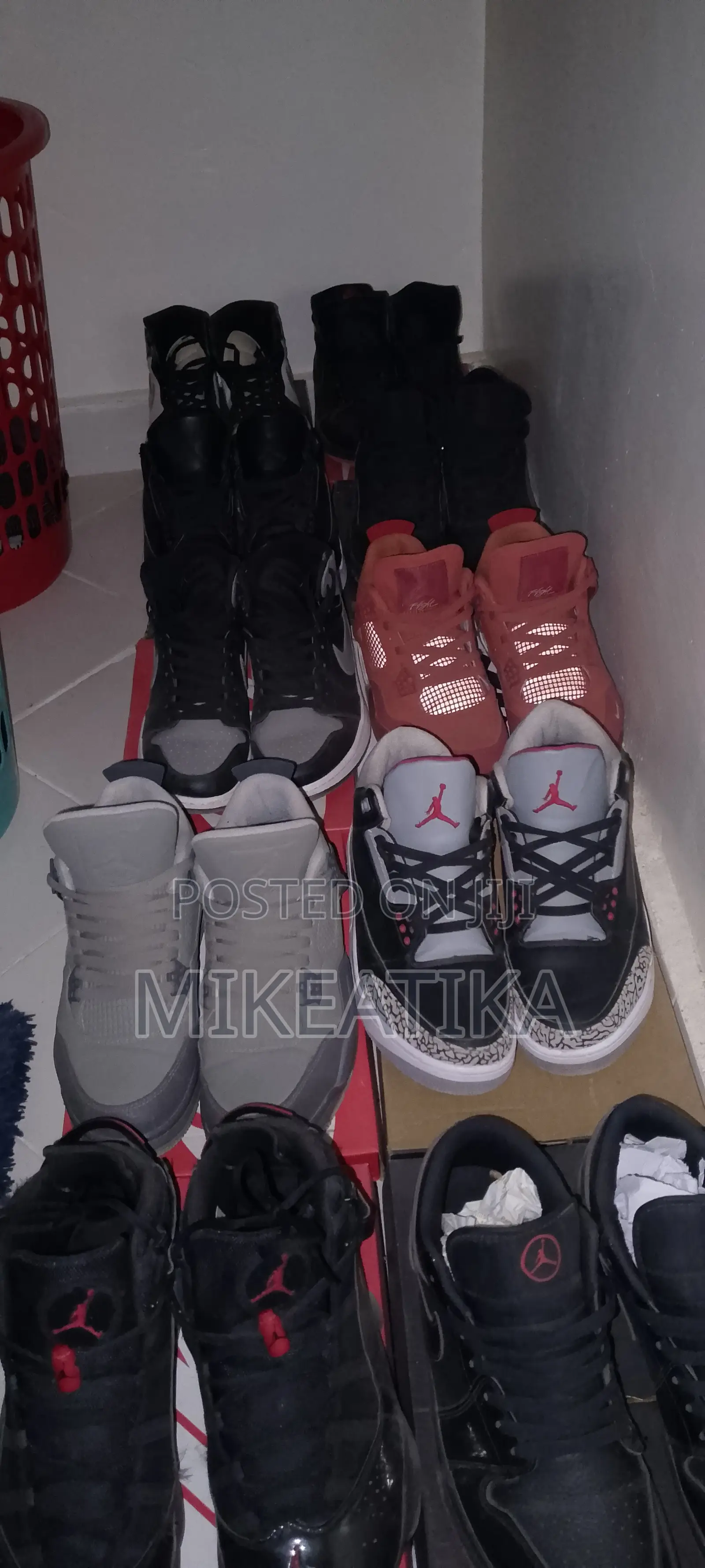 Jordan 12 Pairs With Boxes