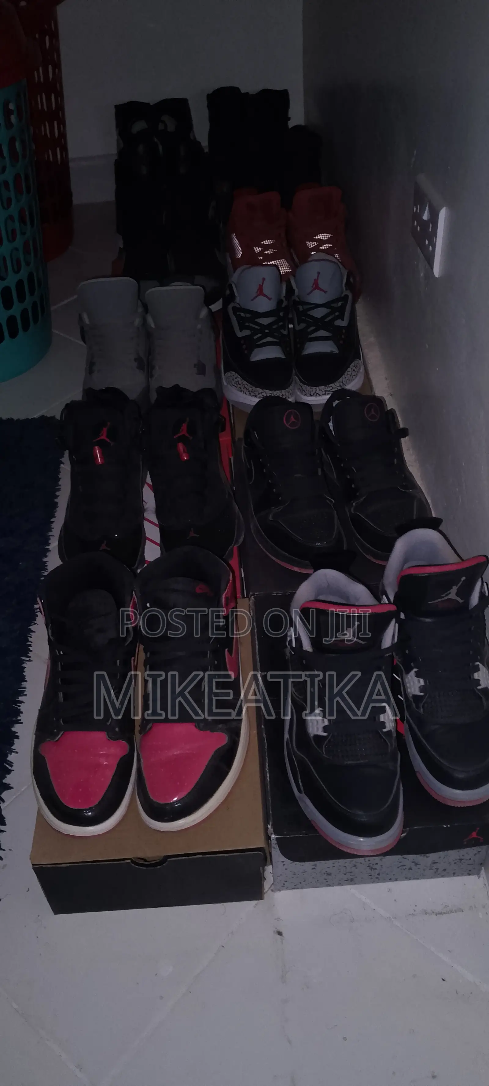 Jordan 12 Pairs With Boxes