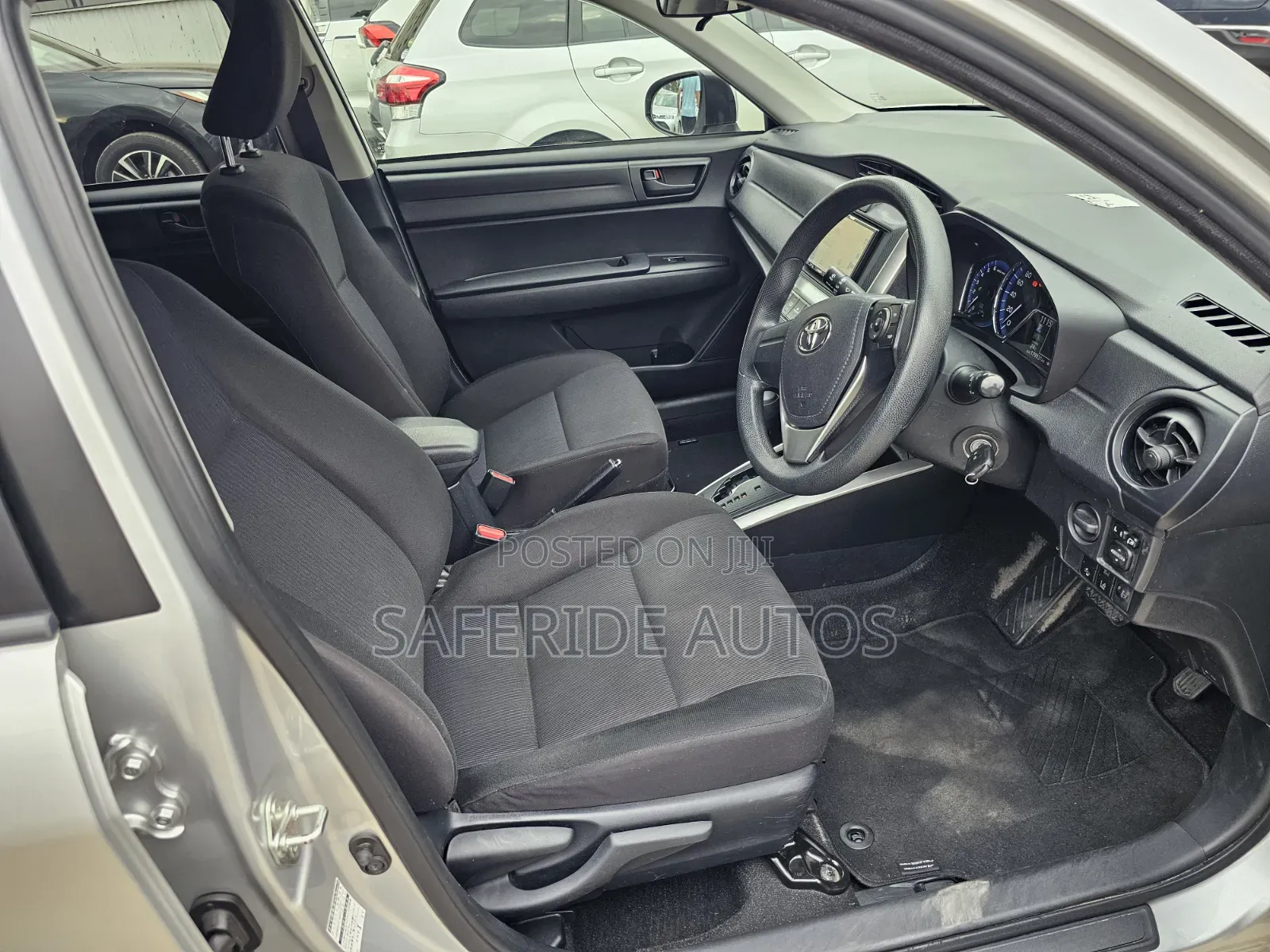 Toyota Corolla Fielder 2019 Silver
