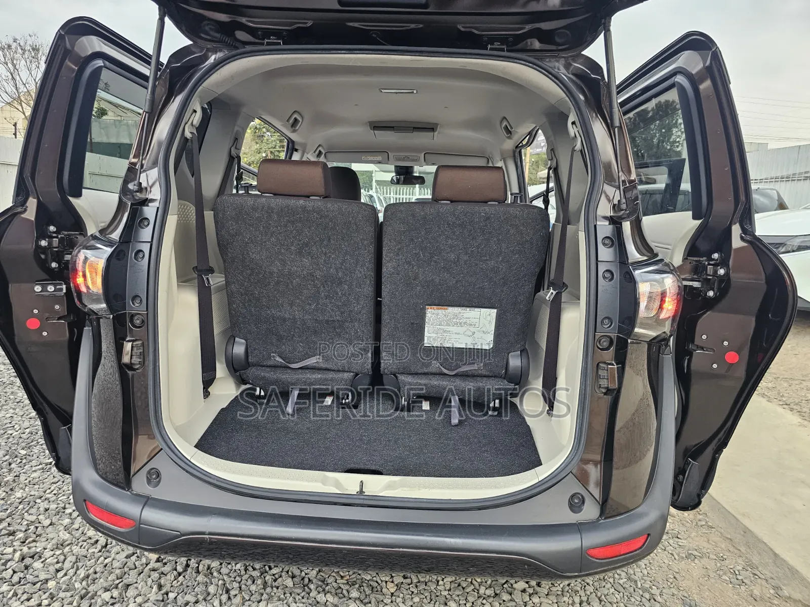 Toyota Sienta 2019 Brown