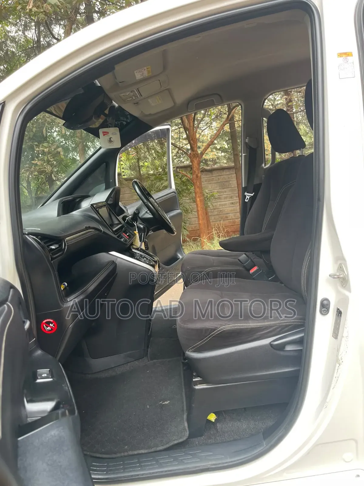 Toyota Esquire 2016 White