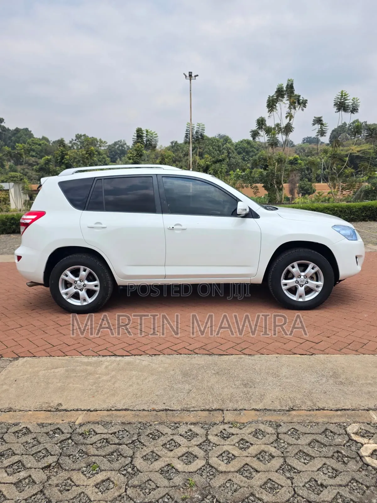 Toyota RAV4 2011