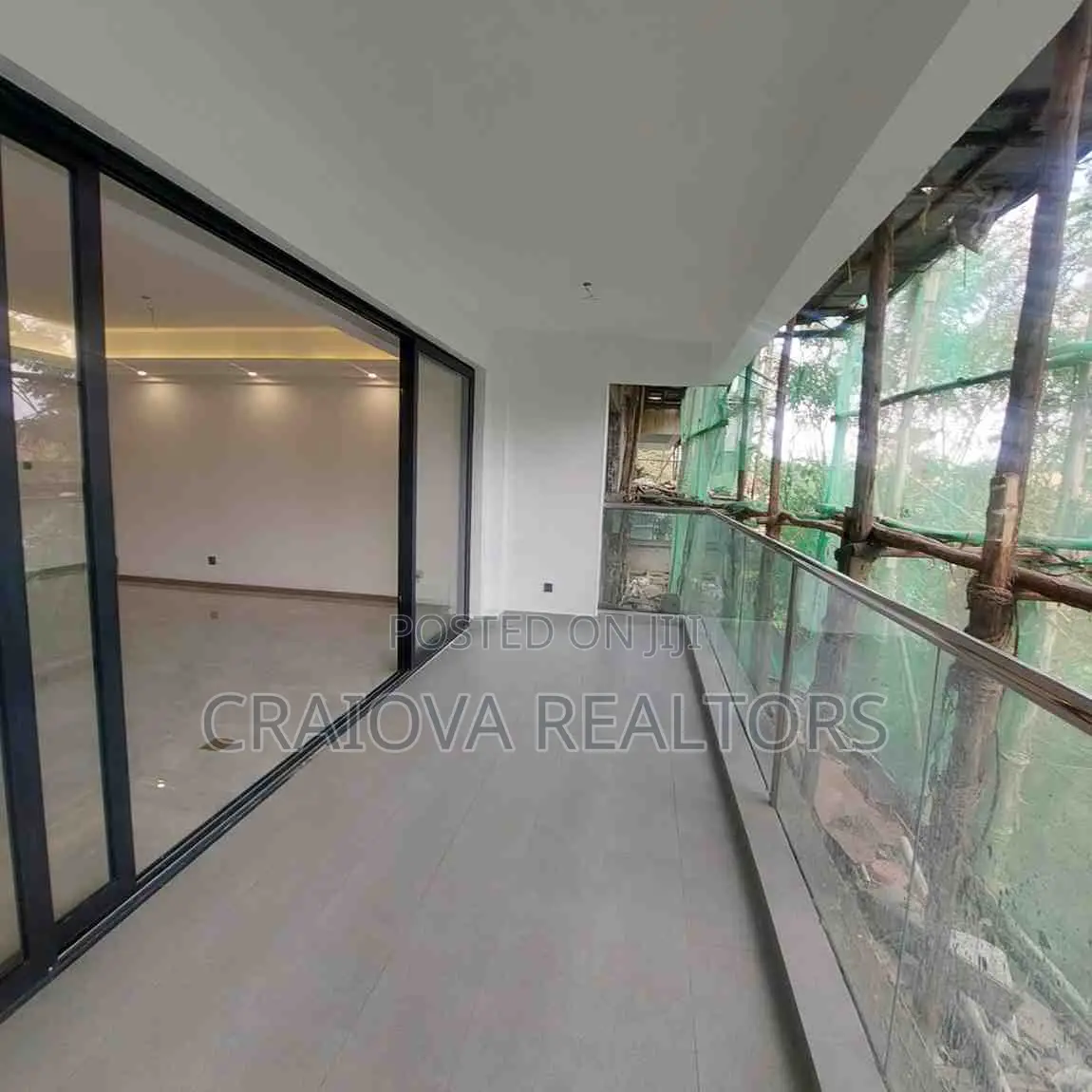 4bdrm Apartment in Raphta Road Area for sale