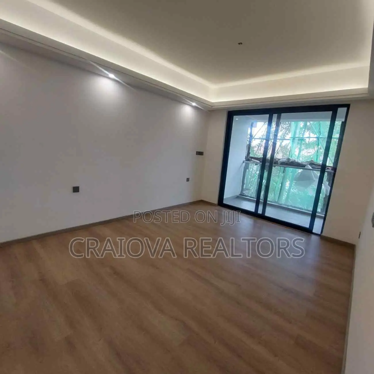 4bdrm Apartment in Raphta Road Area for sale