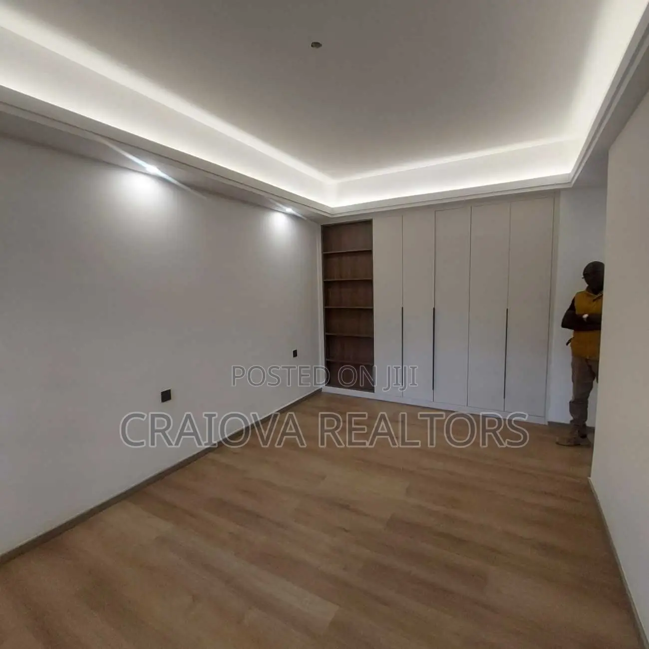 4bdrm Apartment in Raphta Road Area for sale