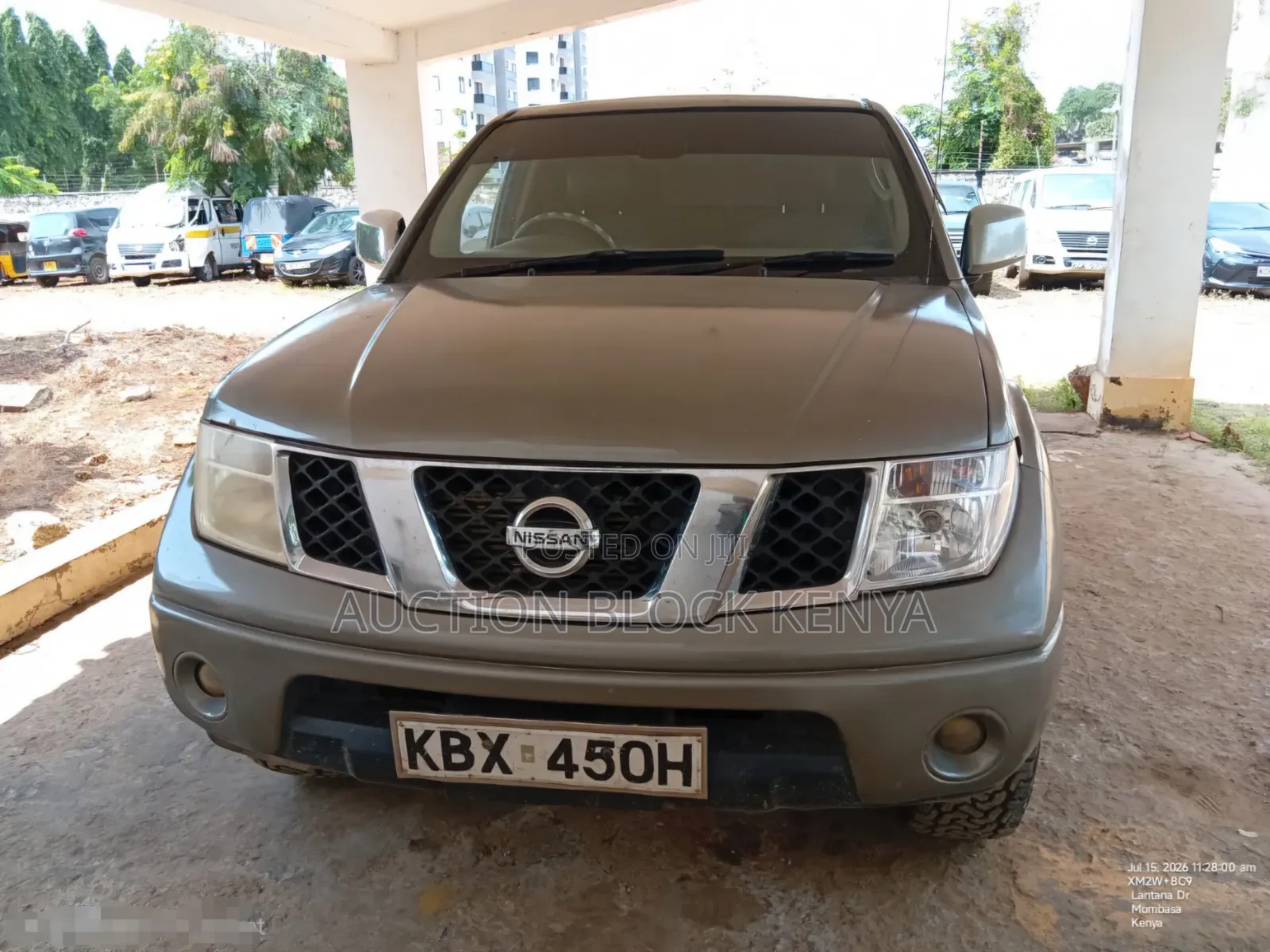 Nissan Navara 2010 Gray