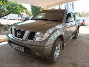 Nissan Navara 2010 Gray