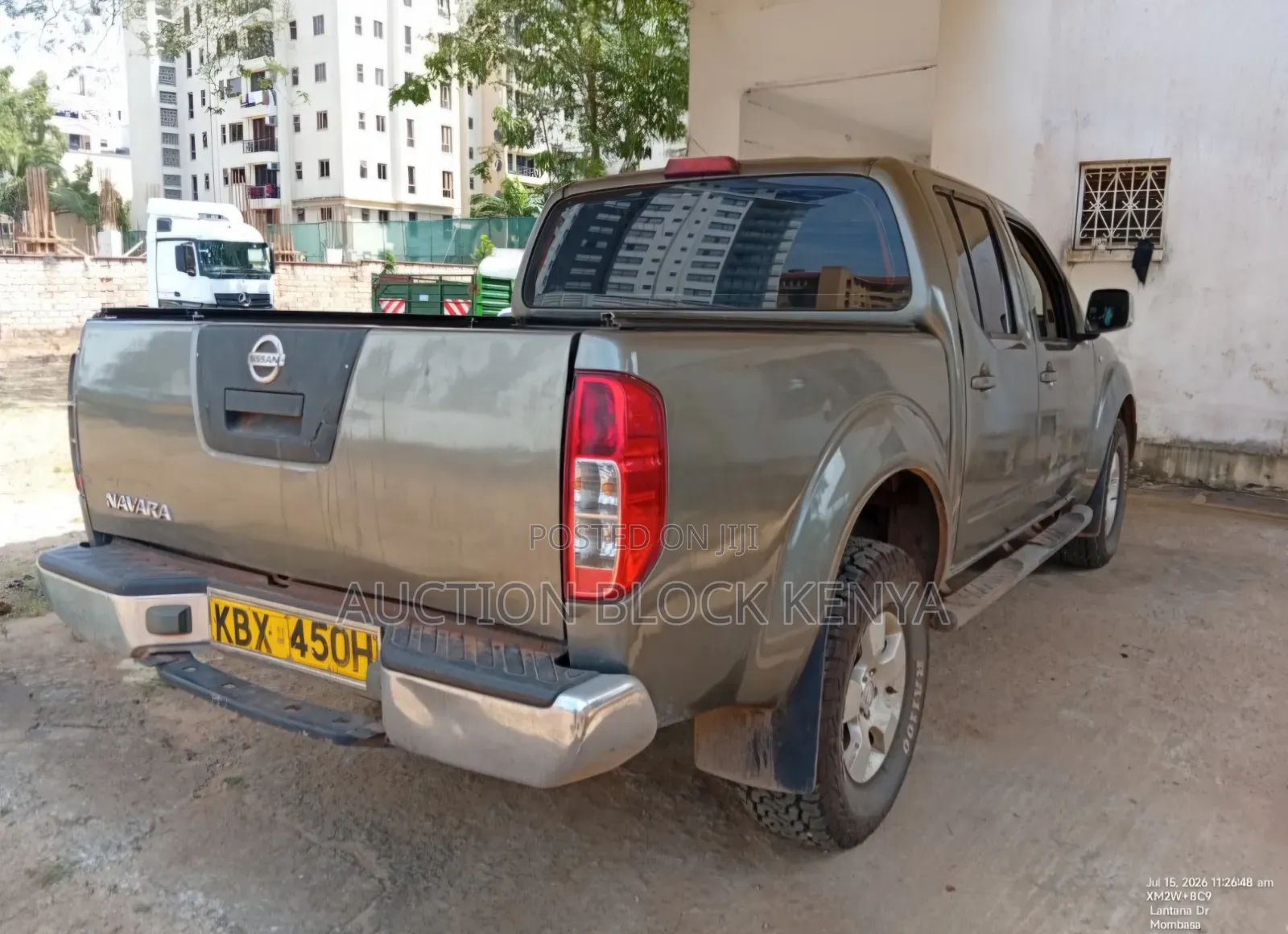 Nissan Navara 2010 Gray